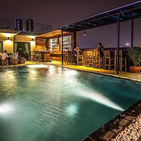 Diamond Palace Resort & Sky Bar 프놈펜 외부 사진