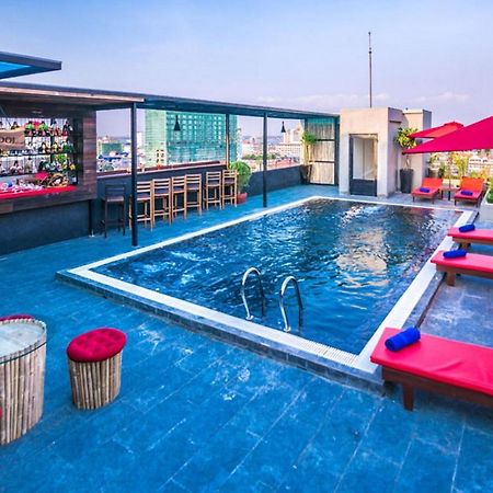 Diamond Palace Resort & Sky Bar 프놈펜 외부 사진