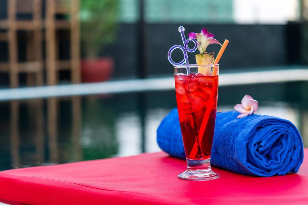 Diamond Palace Resort & Sky Bar 프놈펜 외부 사진