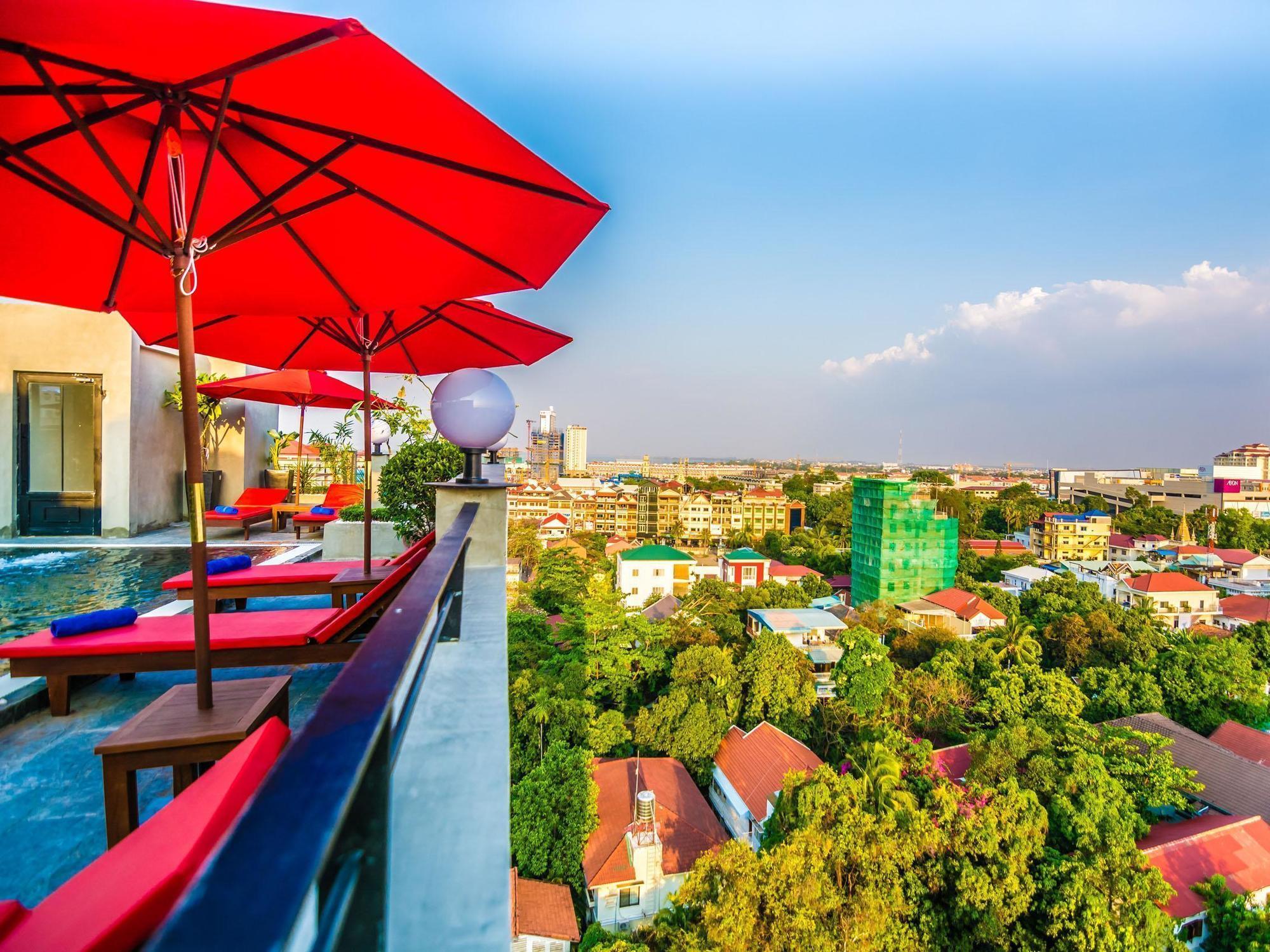 Diamond Palace Resort & Sky Bar 프놈펜 외부 사진