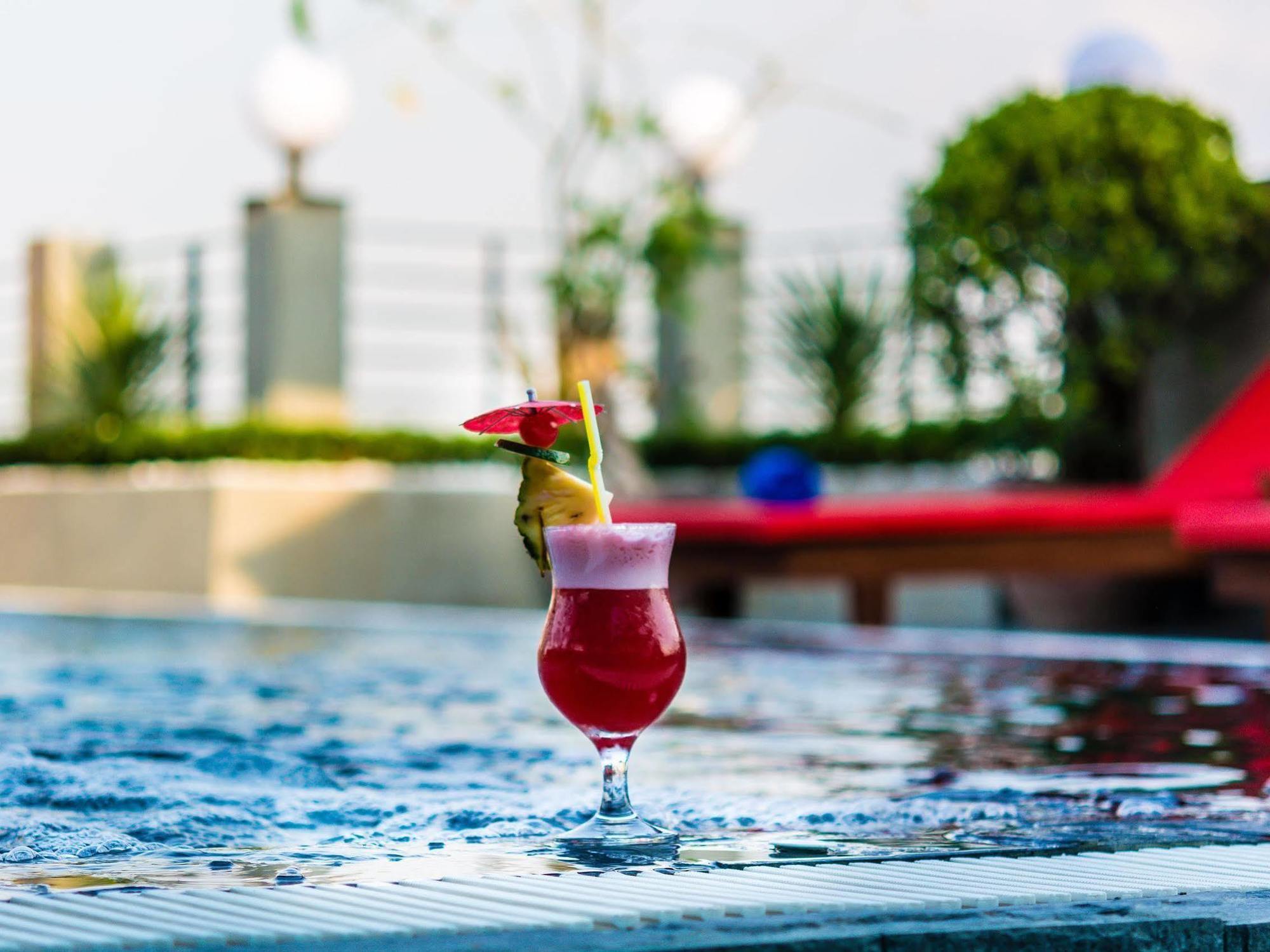 Diamond Palace Resort & Sky Bar 프놈펜 외부 사진