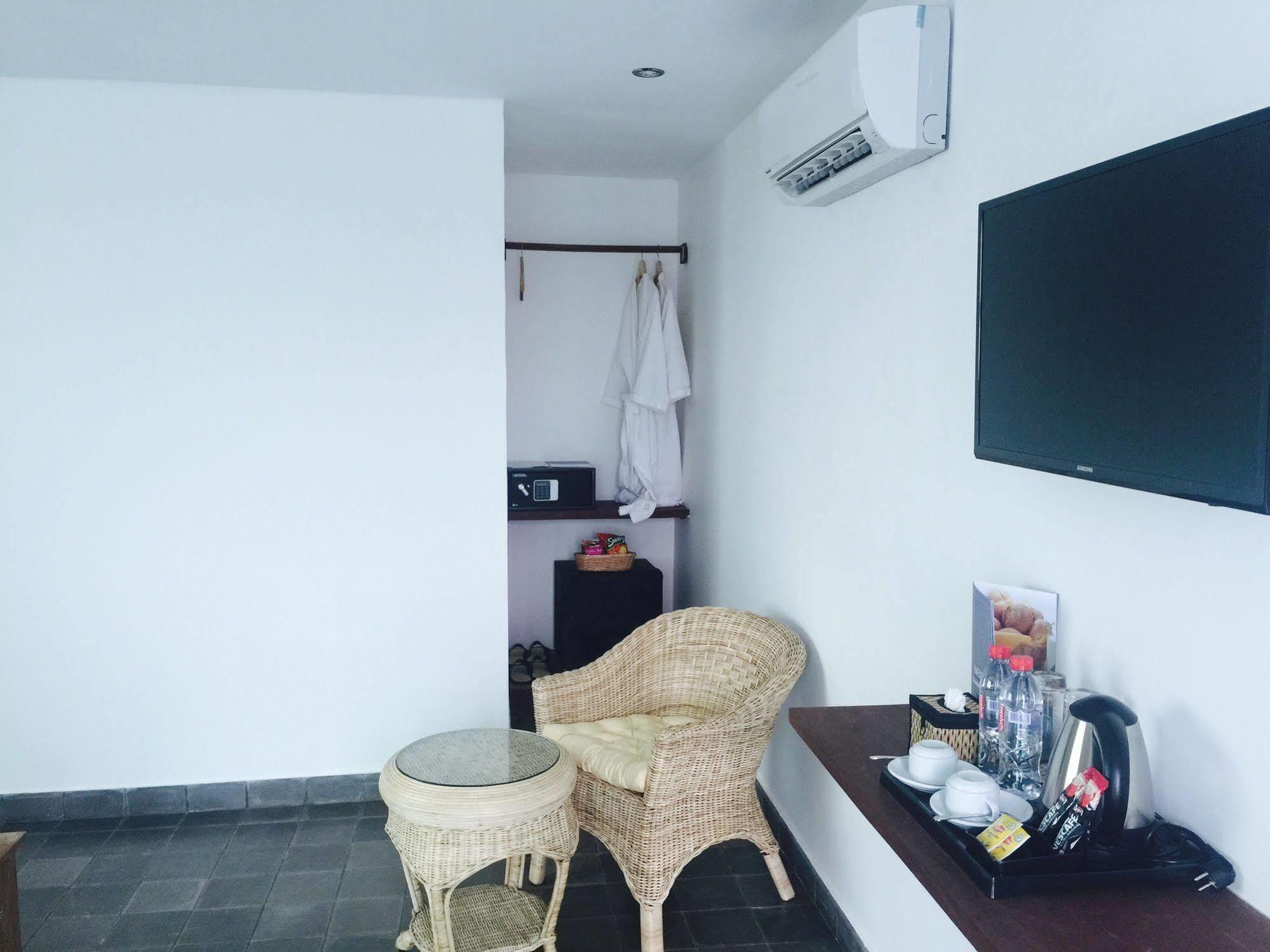 Diamond Palace Resort & Sky Bar 프놈펜 외부 사진