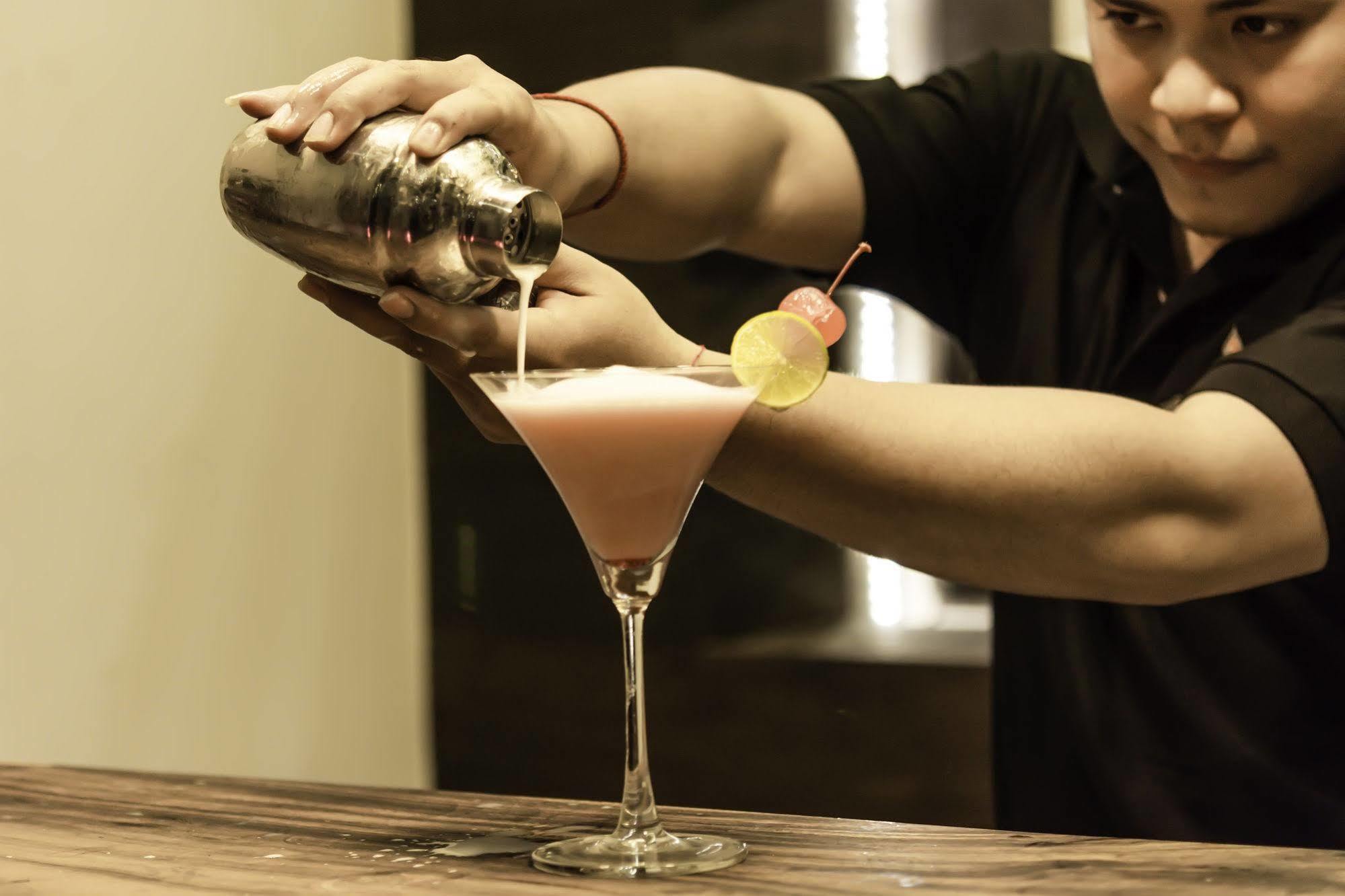 Diamond Palace Resort & Sky Bar 프놈펜 외부 사진